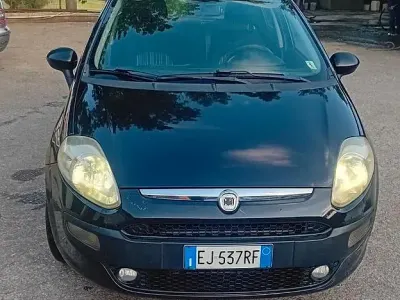 Usata Fiat Grande Punto 75 CV (55 kW) 2011 Utilitaria