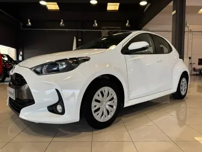 Usata Toyota Yaris Active 72 CV (52 kW) 2023 Bianco Utilitaria