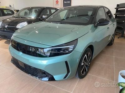 Nuova Opel Corsa 100 CV (73 kW) 2025 Verde Utilitaria