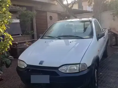 Usata Fiat Strada 63 CV (46 kW) 2001 Bianco Pick-up