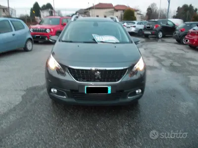 Usata Peugeot 2008 Active 83 CV (61 kW) 2019 Grigio SUV
