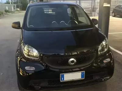Usata Smart ForFour 61 CV (44 kW) 2015 Nero Utilitaria