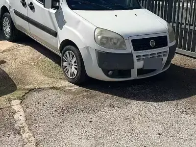 Usata Fiat Doblò 85 CV (62 kW) 2008 Bianco Monovolume