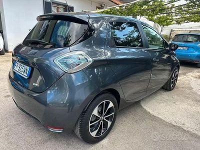 Usado Renault Zoe Intens 67 kW (92 CV) 2018 Gris Utilitario