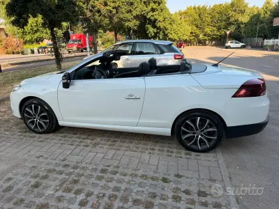 Usata Renault Mégane Cabriolet Luxe 131 CV (96 kW) 2010 Bianco Cabrio