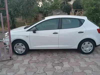 Usata Seat Ibiza 64 CV (47 kW) 2012 Bianco Utilitaria