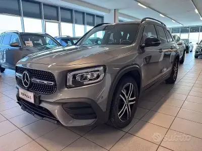 Usata Mercedes GLB200 Premium 150 CV (110 kW) 2021 Grigio SUV