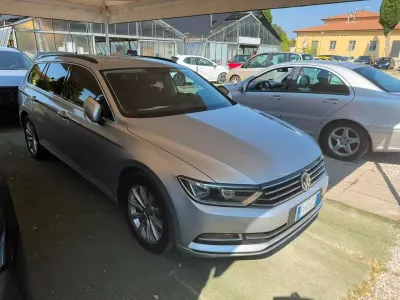 Usata VW Passat Executive 150 CV (110 kW) 2019 Argento Station wagon