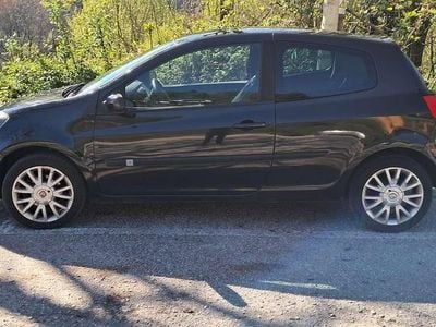 Usata Renault Clio II LE 101 CV (74 kW) 2008 Nero Berlina