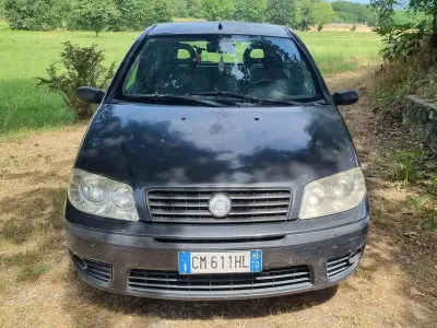 Usata Fiat Punto 69 CV (50 kW) 2004 Nero Utilitaria