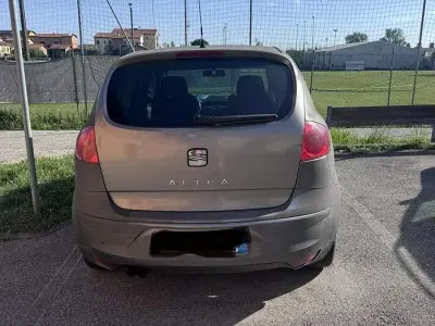 Usata Seat Altea Stylance 105 CV (77 kW) 2004 Grigio Monovolume
