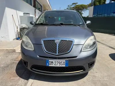 Usata Lancia Ypsilon 75 CV (55 kW) 2008 Bluazzurro Utilitaria