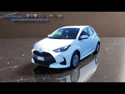 Usata Toyota Yaris Hybrid Active 92 CV (67 kW) 2025 Bianco Berlina