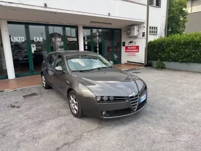 Usata Alfa Romeo 159 Distinctive 120 CV (88 kW) 2009 Grigio Station wagon