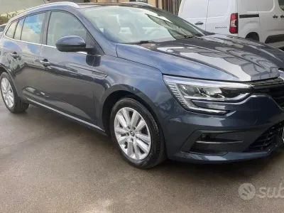 Usata Renault Mégane GrandTour 116 CV (85 kW) 2020 Grigio Station wagon