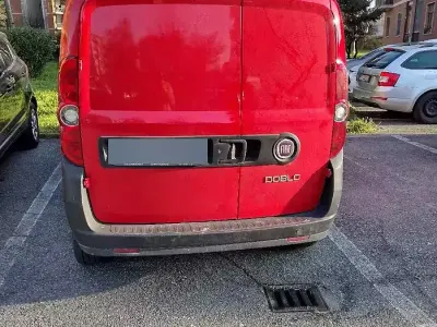 Usata Fiat Doblò 90 CV (66 kW) 2015 Rosso Monovolume
