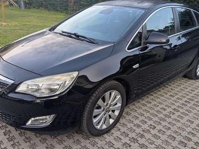 Usata Opel Astra Cosmo 110 CV (80 kW) 2010 Nero Berlina