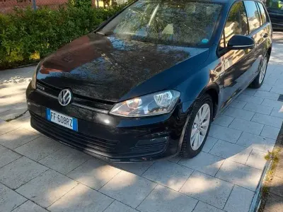 Usata VW Golf VII 110 CV (80 kW) 2016 Nero Station wagon
