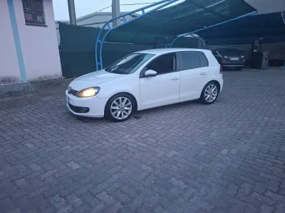 Usata VW Golf VI Comfortline 122 CV (89 kW) 2009 Bianco Utilitaria