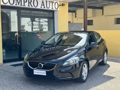 Usata Volvo V40 120 CV (88 kW) 2017 Nero Berlina