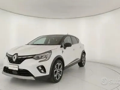 Usata Renault Captur Techno 101 CV (74 kW) 2022 Bianco SUV