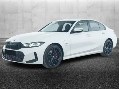 Usata BMW 320e M Sport 204 CV (150 kW) 2023 Bianco Berlina