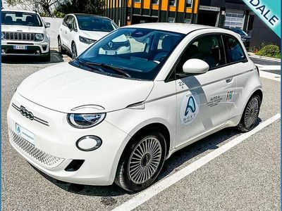 Usata Fiat 500e Icon 86 kW (118 CV) 2022 Bianco Berlina