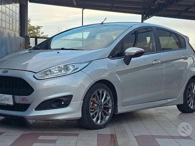 Begagnad Ford Fiesta ST-Line 75 HK (55 kW) 2017 Grå Sedan