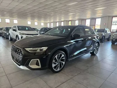 Nuova Audi A3 S-Line 150 CV (110 kW) 2026 Nero mithos Berlina