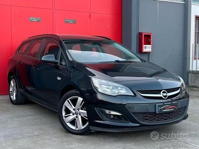 Usata Opel Astra 110 CV (80 kW) 2014 Nero Station wagon