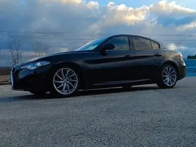 Usata Alfa Romeo Giulia Super 150 CV (110 kW) 2018 Nero Berlina