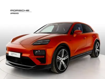 Usata Porsche Macan Turbo 469 kW (639 CV) 2024 Papaya metallizzato SUV