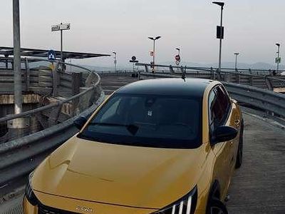Usata Peugeot 208 GT-line 101 CV (74 kW) 2019 Utilitaria