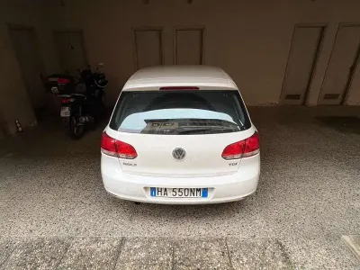 Usata VW Golf VI Comfortline 105 CV (77 kW) 2011 Bianco Utilitaria