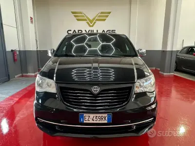 Gebraucht Lancia Voyager S 177 PS (130 kW) 2015 Schwarz Van / Kleinbus