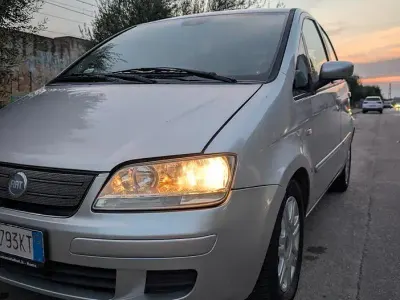 Usata Fiat Idea 90 CV (66 kW) 2006 Grigio Monovolume