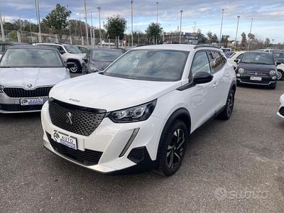 Usata Peugeot 2008 Allure 130 CV (95 kW) 2022 Bianco SUV