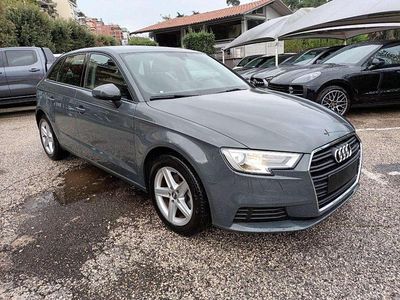 Usata Audi A3 Business 116 CV (85 kW) 2019 Grigio Berlina