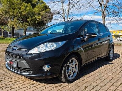 Usata Ford Fiesta Titanium 71 CV (52 kW) 2012 Nero Utilitaria