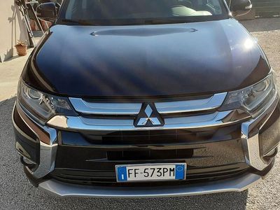 Usata Mitsubishi Outlander 150 CV (110 kW) 2016 Blu SUV