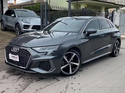 Usata Audi A3 S-Line 116 CV (85 kW) 2021 Grigio Berlina