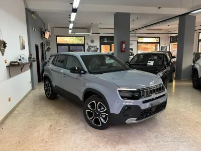 Nuova Jeep Avenger Summit 101 CV (74 kW) 2026 Grigio SUV