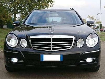 Usata Mercedes E320 224 CV (164 kW) 2007 Nero Station wagon