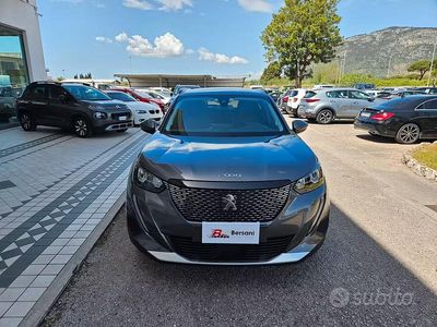 Usado Peugeot 2008 Allure 131 HP (96 kW) 2021 Cinzento SUV