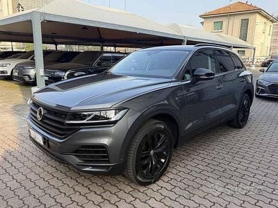 Usata VW Touareg Style 231 CV (169 kW) 2019 Grigio / metallizzato SUV