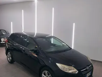 Usata Ford Focus 115 CV (84 kW) 2011 Nero Station wagon