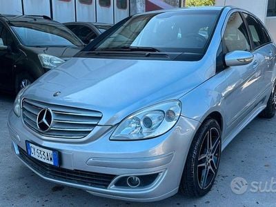 Usata Mercedes 200 140 CV (102 kW) 2007 Grigio Berlina