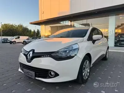 Usata Renault Clio IV 73 CV (53 kW) 2015 Beige Berlina