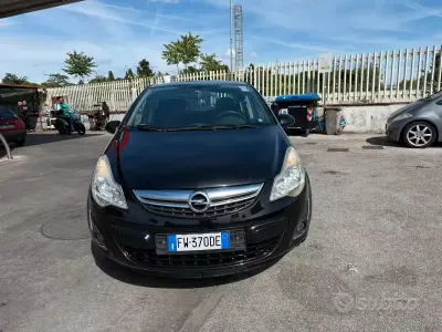 Usata Opel Corsa 85 CV (62 kW) 2013 Nero Utilitaria