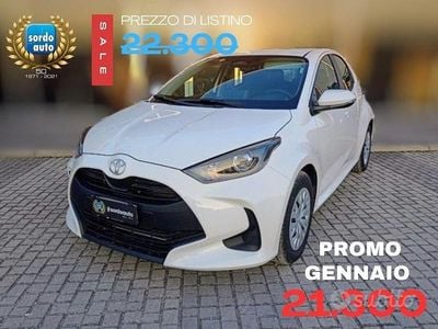 Bianco Nuova 2025 Toyota Yaris Hybrid Active Berlina | 21.300 € (Buon prezzo)